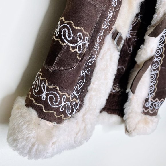 ⚡️SOLD⚡️ VINTAGE 70s afghan boho folk art shearling vest - size xxs - Picture 4 of 6